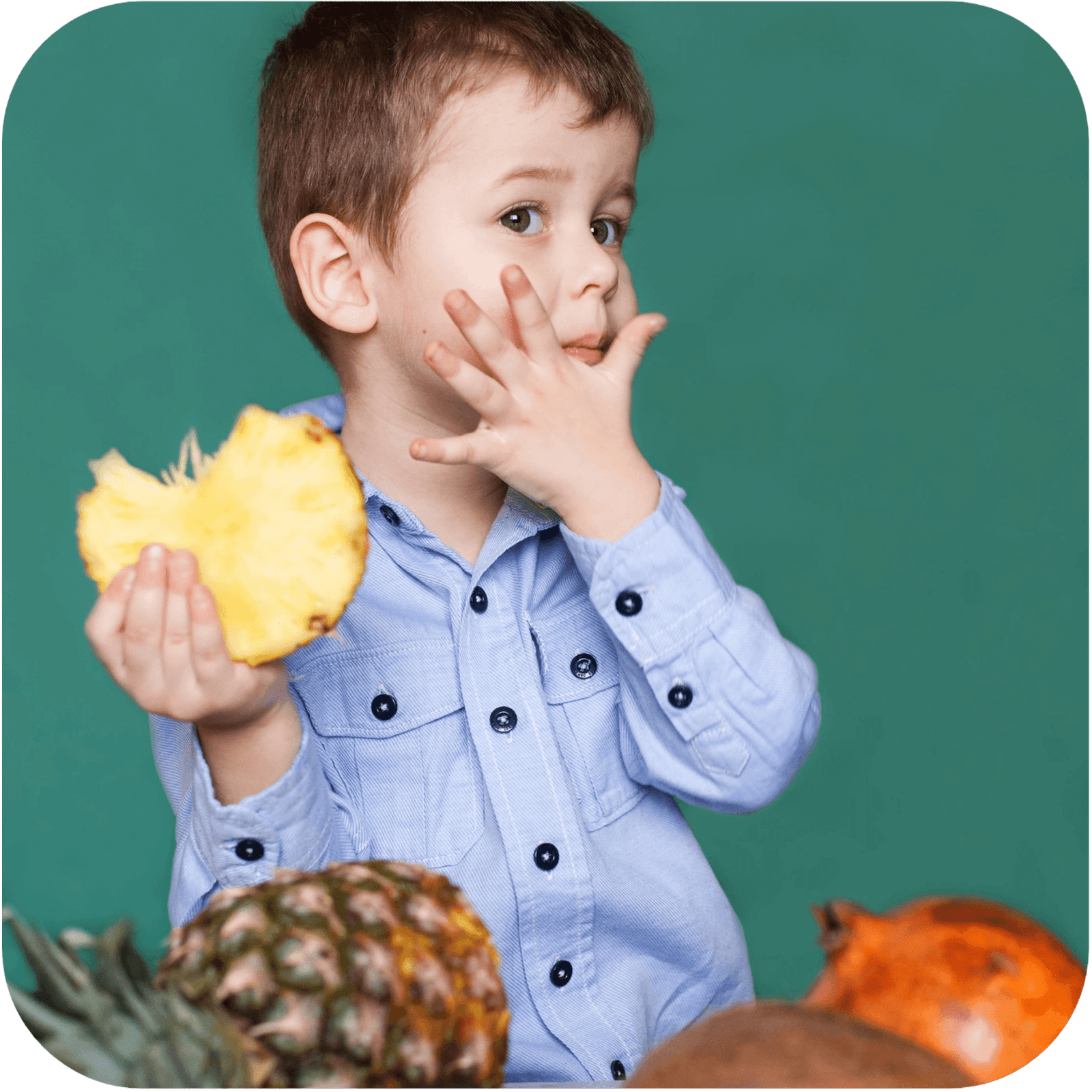 niño frutas